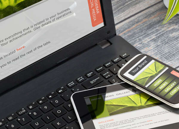 Jak strona internetowa pomaga budować markę